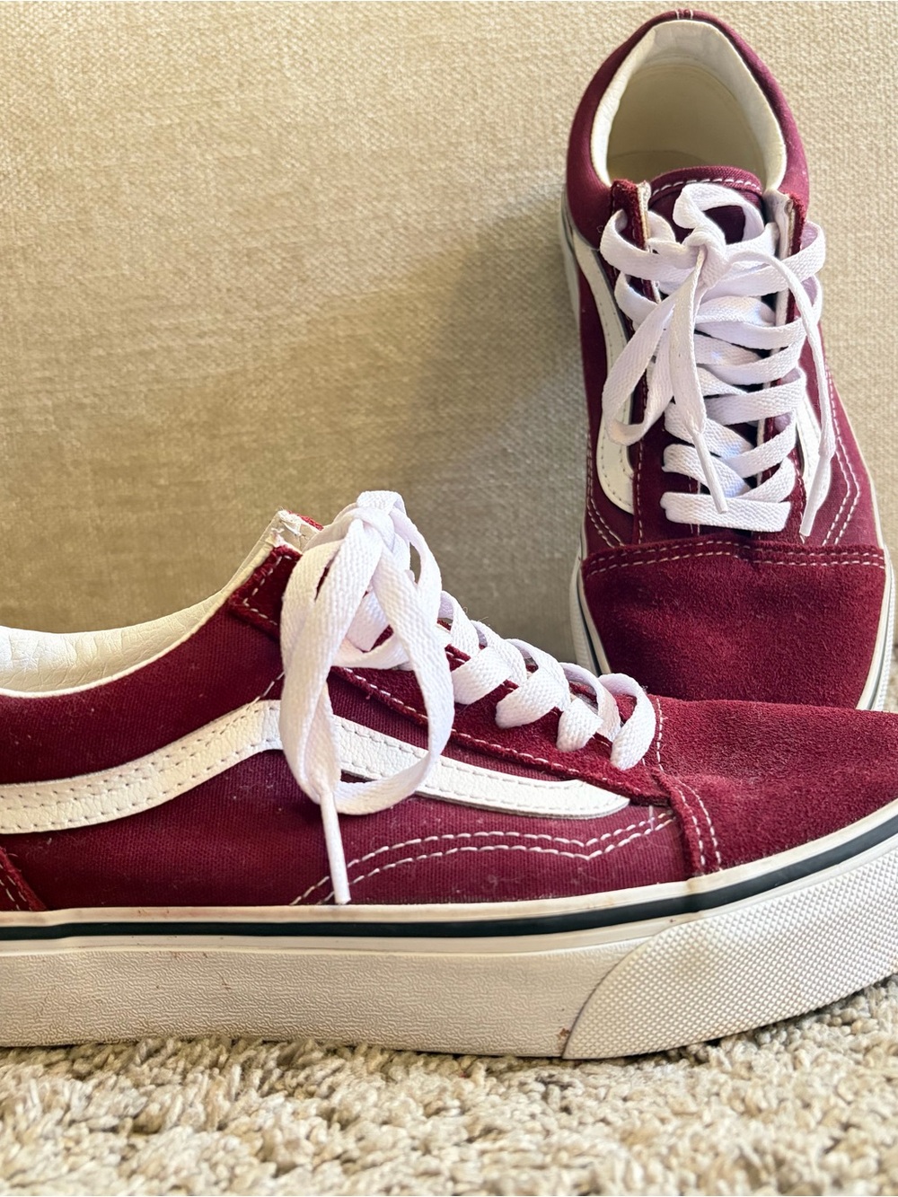 Vans Women’s Maroon Low-Top Sneakers with White Stripe